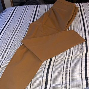 Old Navy High rise pixie. Size 16. Camel colored